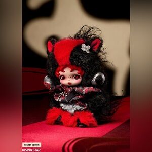 POP MART Have a Good Run Series - Plush Pendant Rising Star Skullpanda Secret